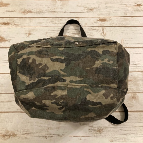 Harley-Davidson Camouflage Bucket Shoulder Bag With Studs - Picture 6 of 14